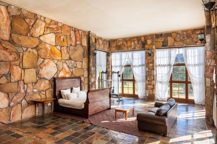 5 Bedroom Property for Sale in Uitenhage Rural Eastern Cape